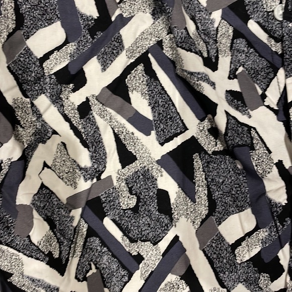 Casual short sleeve button down - Picture 2 of 3